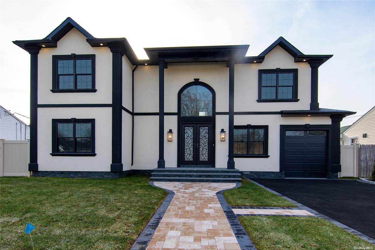 10 Newmarket Road - Photo 1
