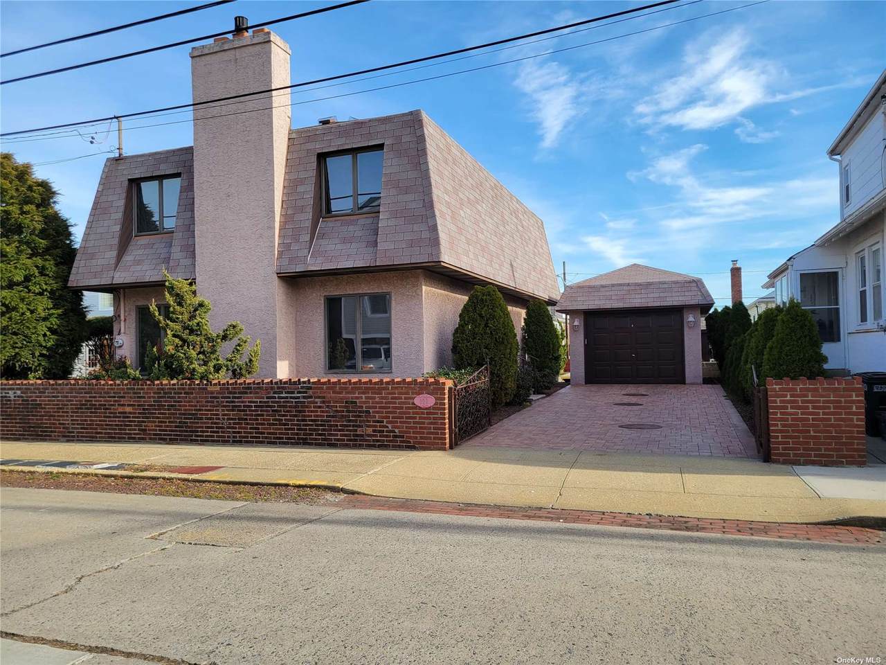122 Bellmore Avenue - Photo 1