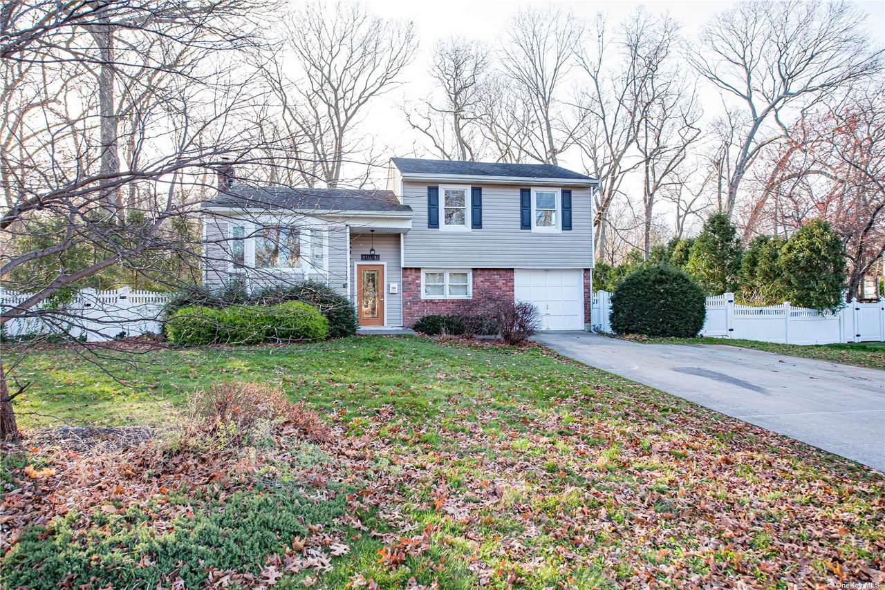 208 Glenwood Lane - Photo 1