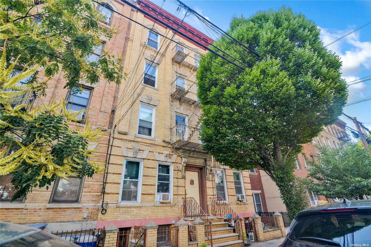219 Kingsland Avenue - Photo 1