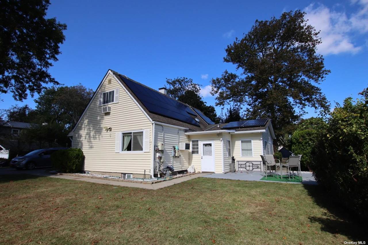 56 Julie Crescent - Photo 1