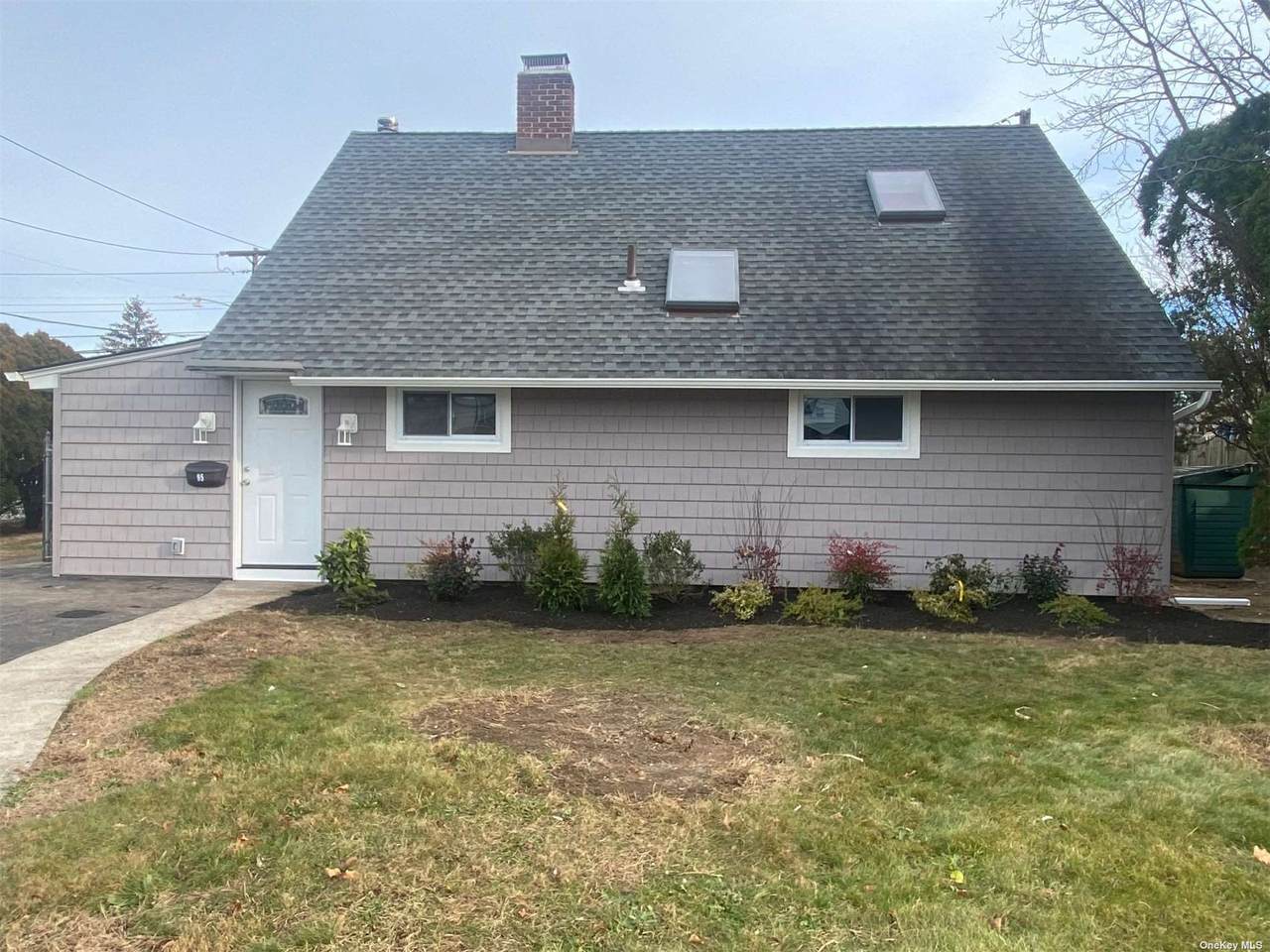 95 Wantagh Avenue - Photo 1