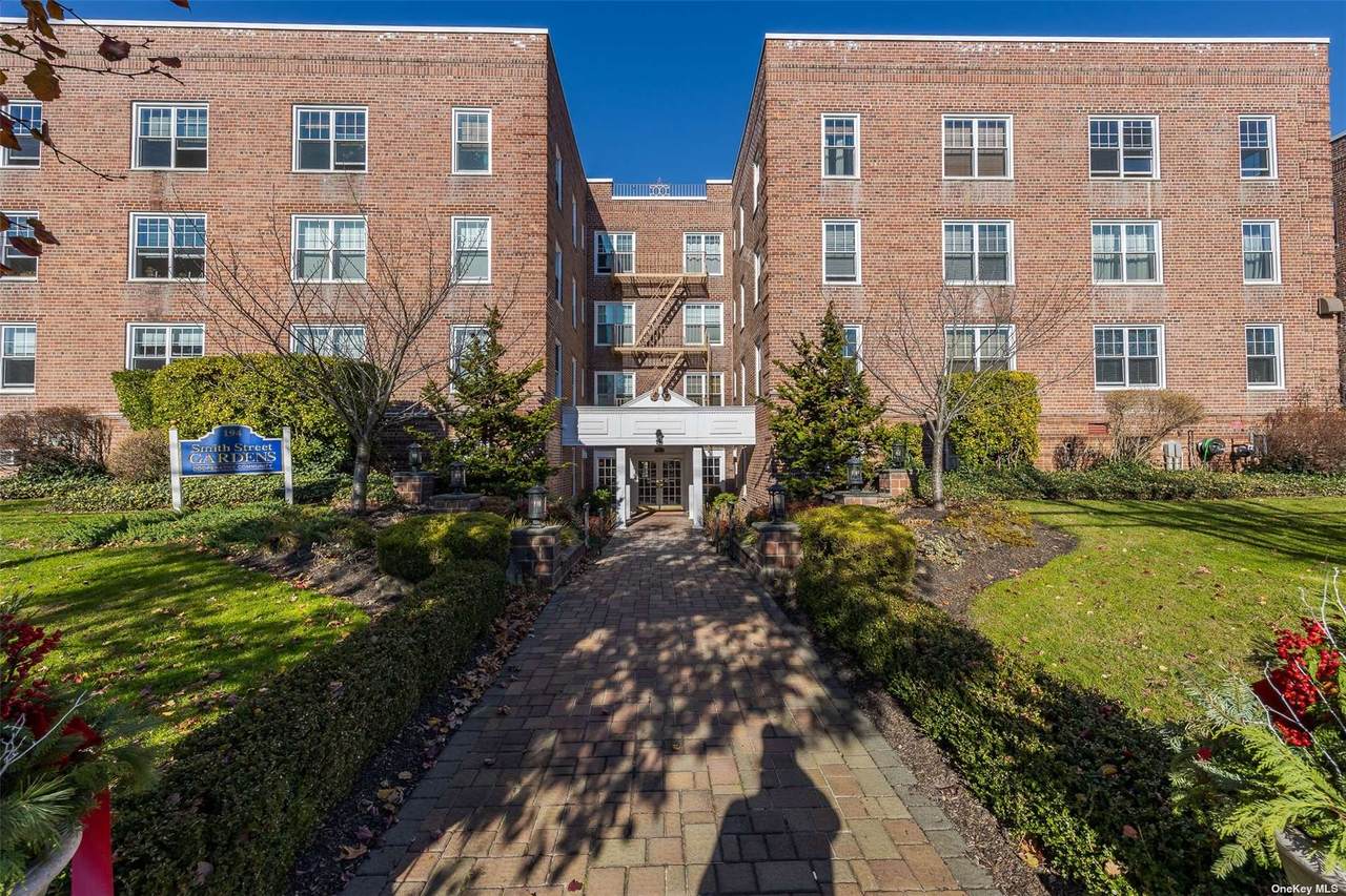 194 Smith Street - Photo 1