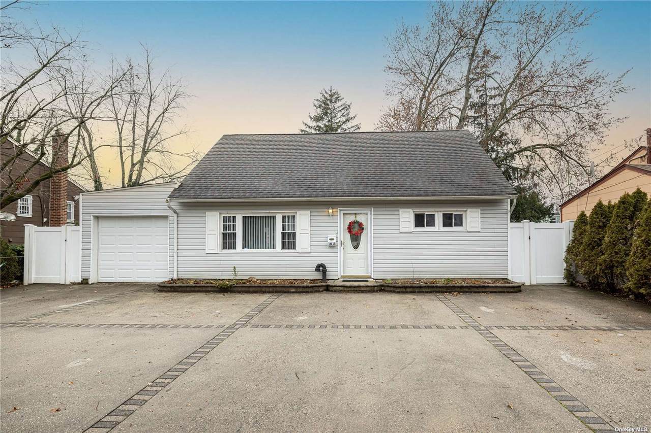 1014 Ontario Road - Photo 1