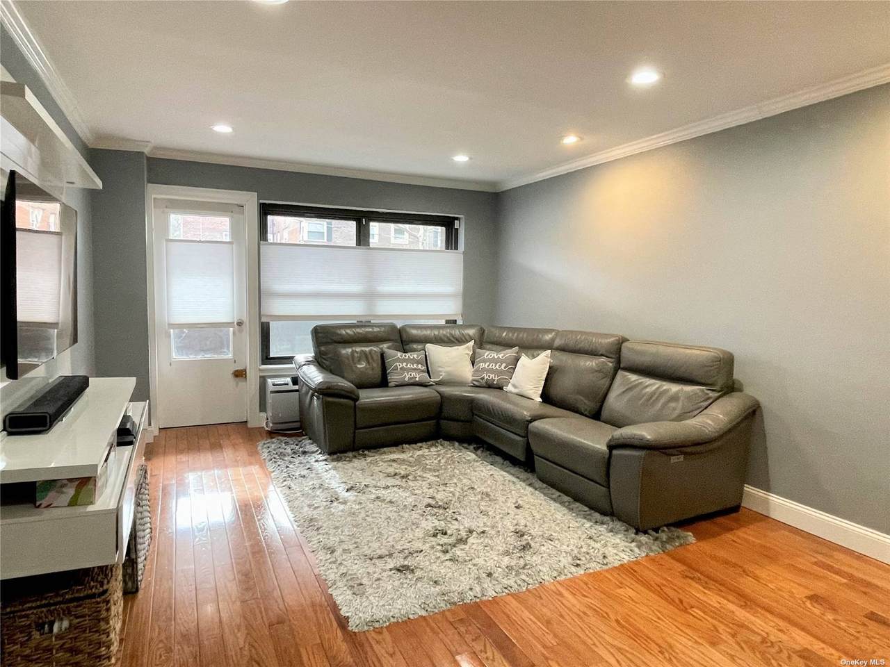 35 Knightsbridge Road - Photo 1