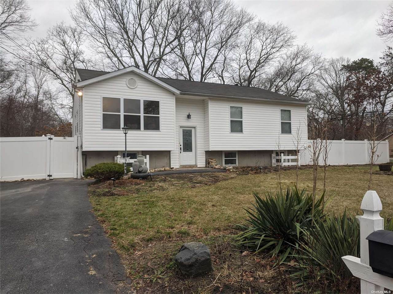 75 Shirley Lane - Photo 1