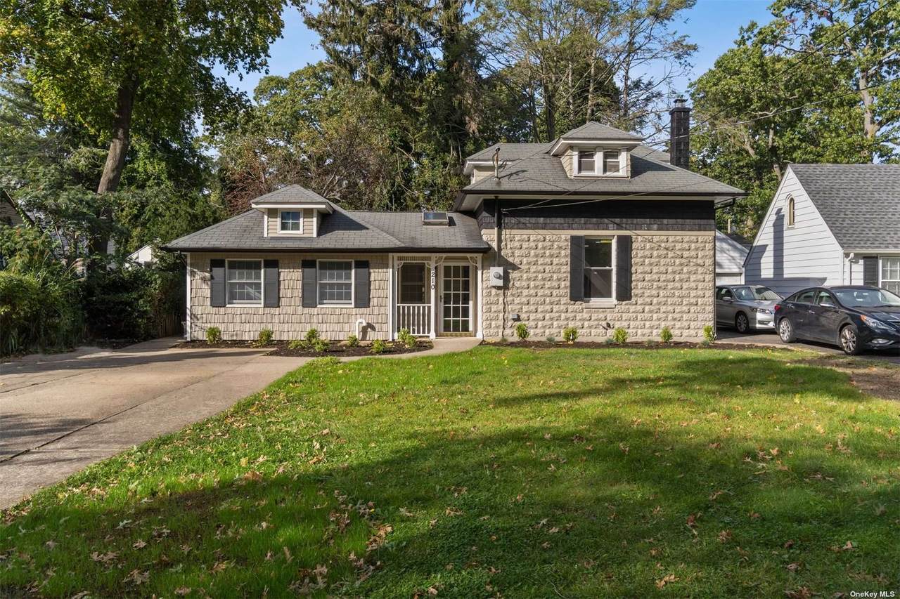 210 Prince Avenue - Photo 1