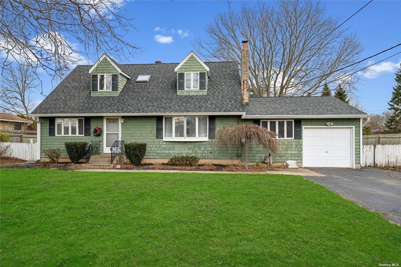 25 Evergreen Avenue - Photo 1