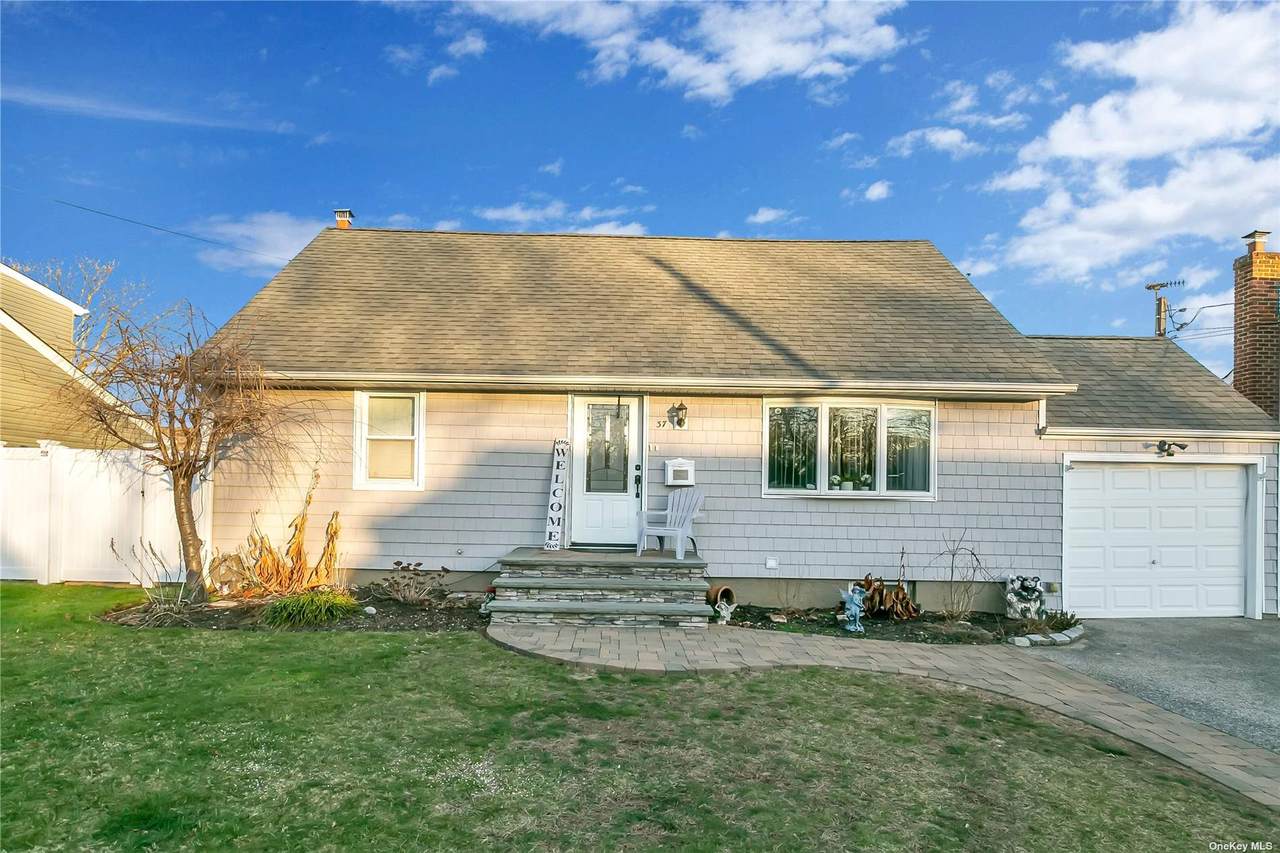 37 Zoranne Drive - Photo 1