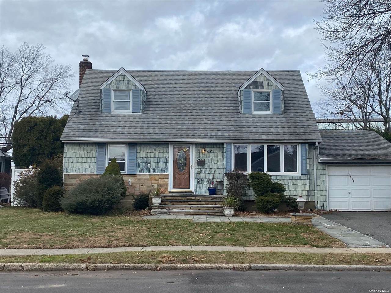 2548 Hyacinth Street - Photo 1