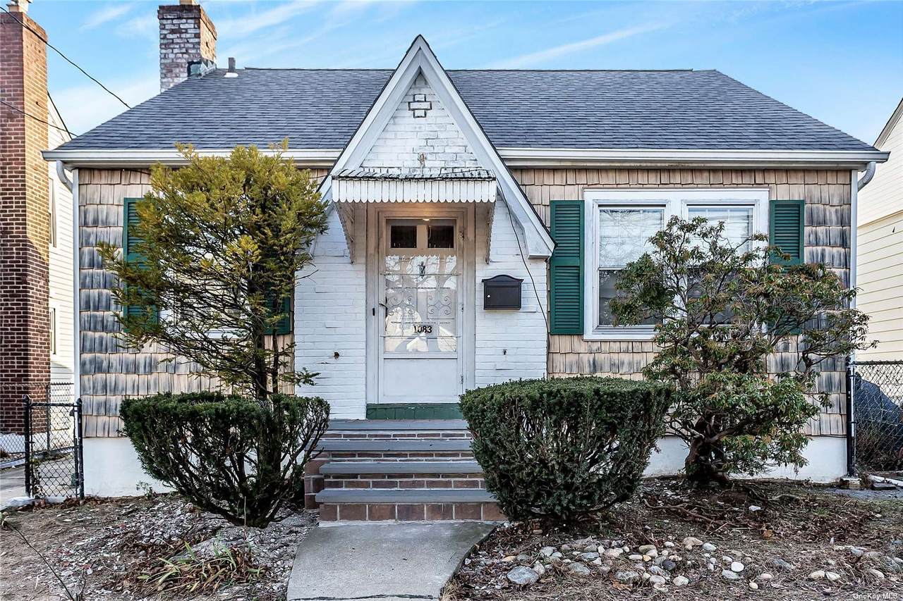 1083 Esther Street - Photo 1