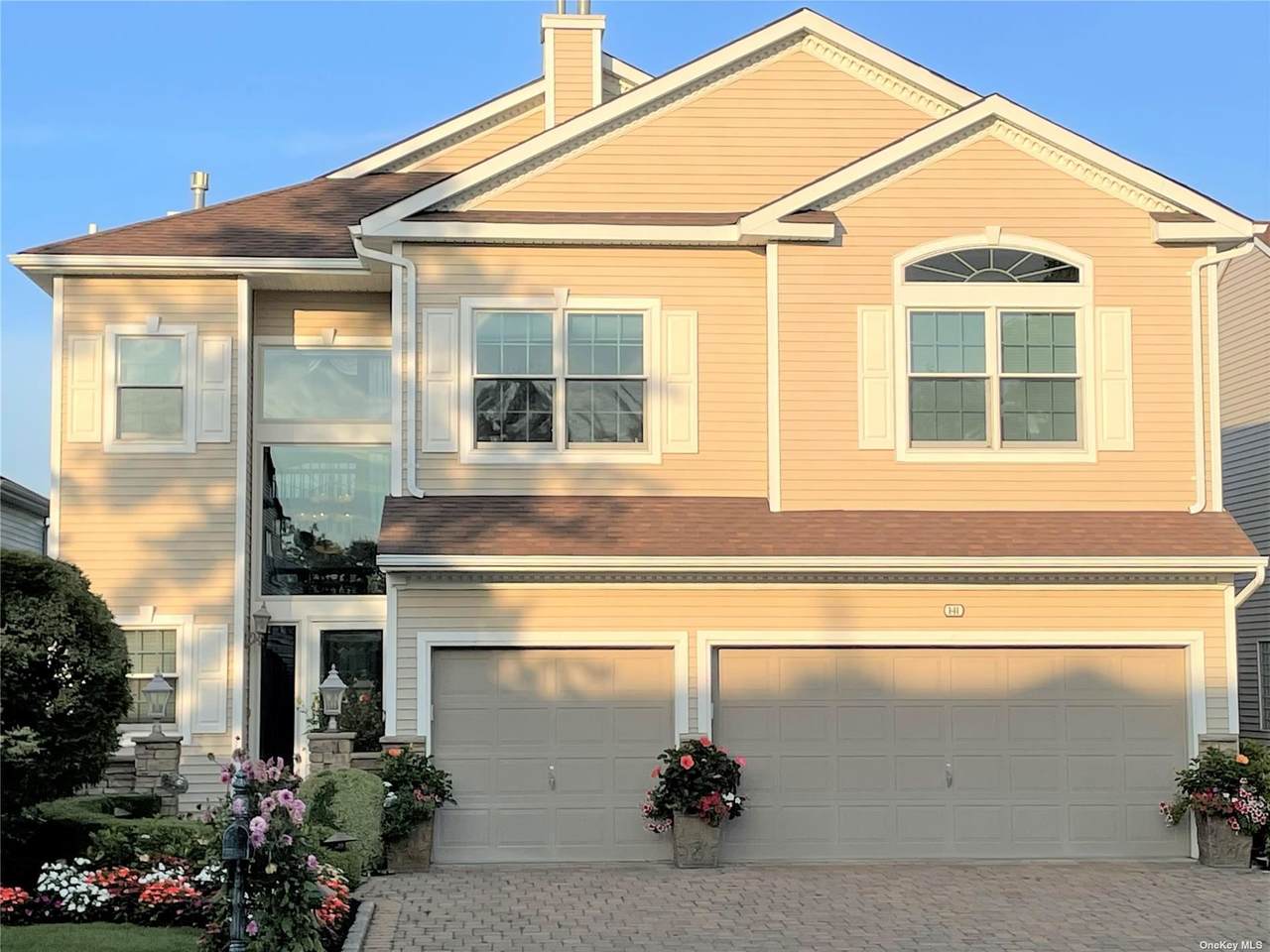 141 Hamlet Drive - Photo 1