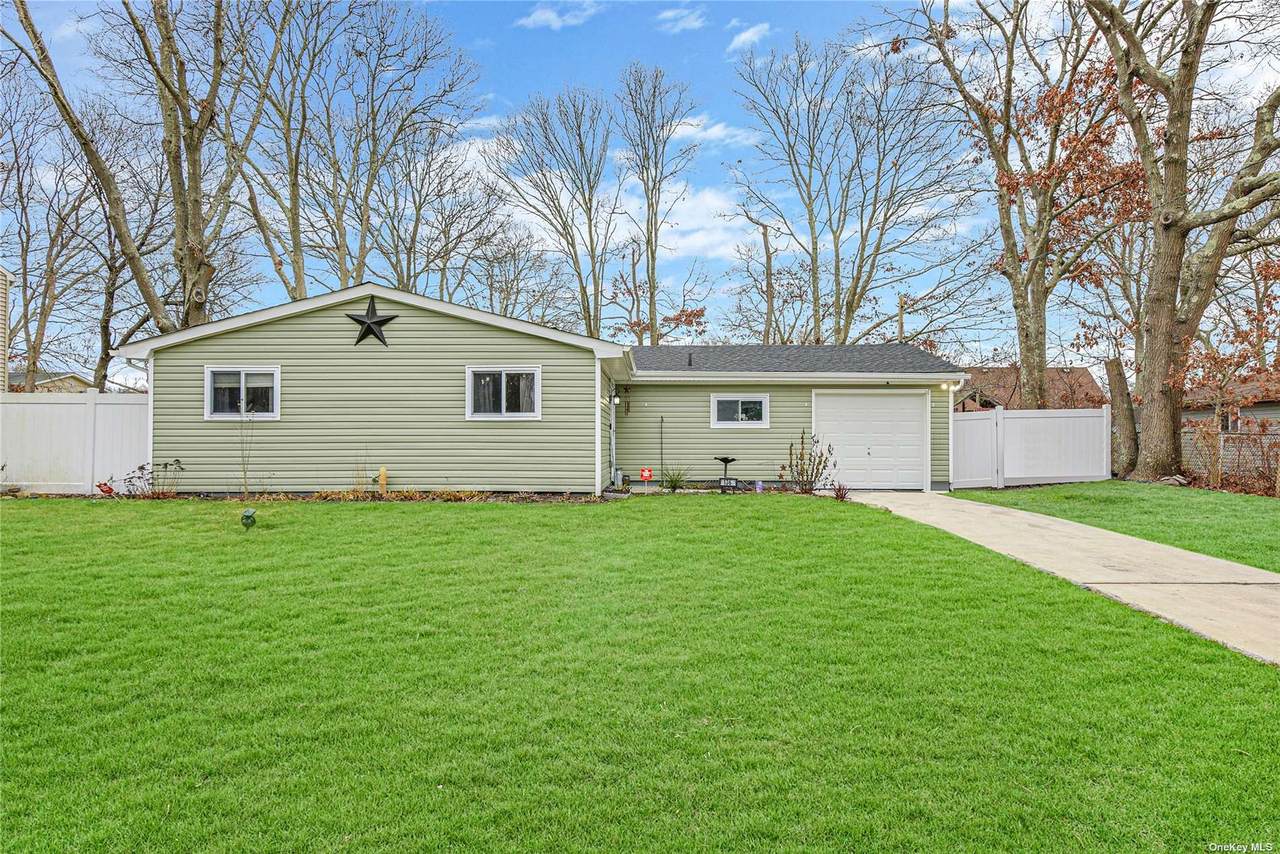 136 Chanel Drive - Photo 1