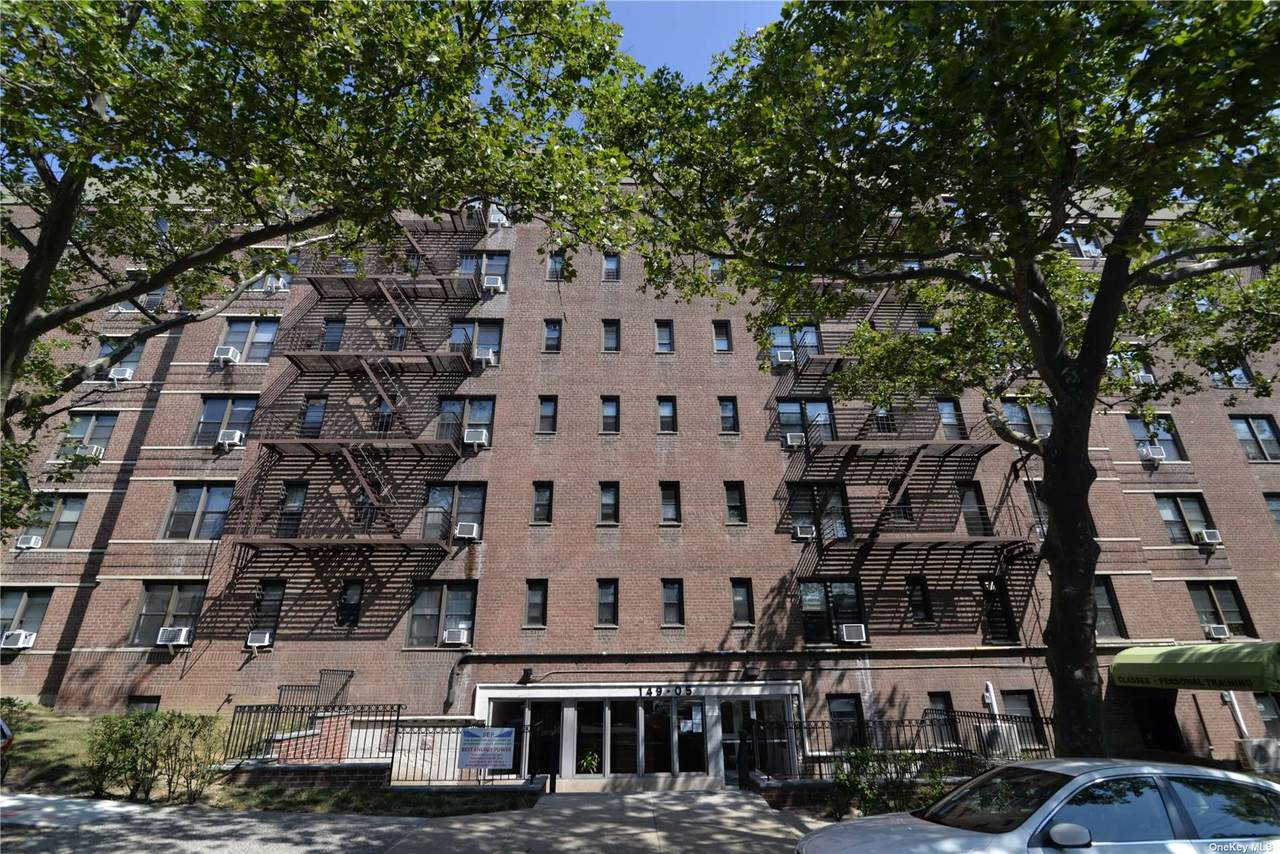 149-05 79th Ave - Photo 1