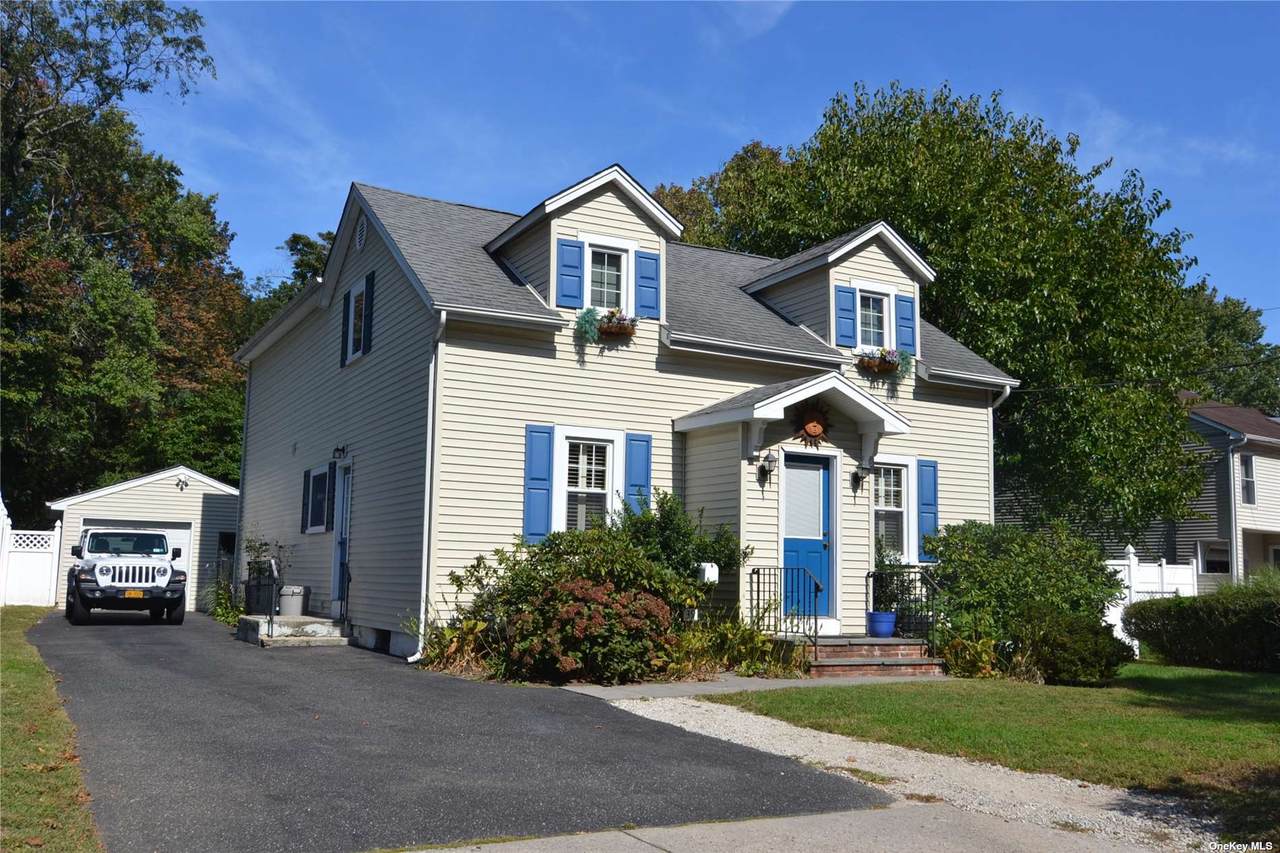 39 Old Commack Road - Photo 1