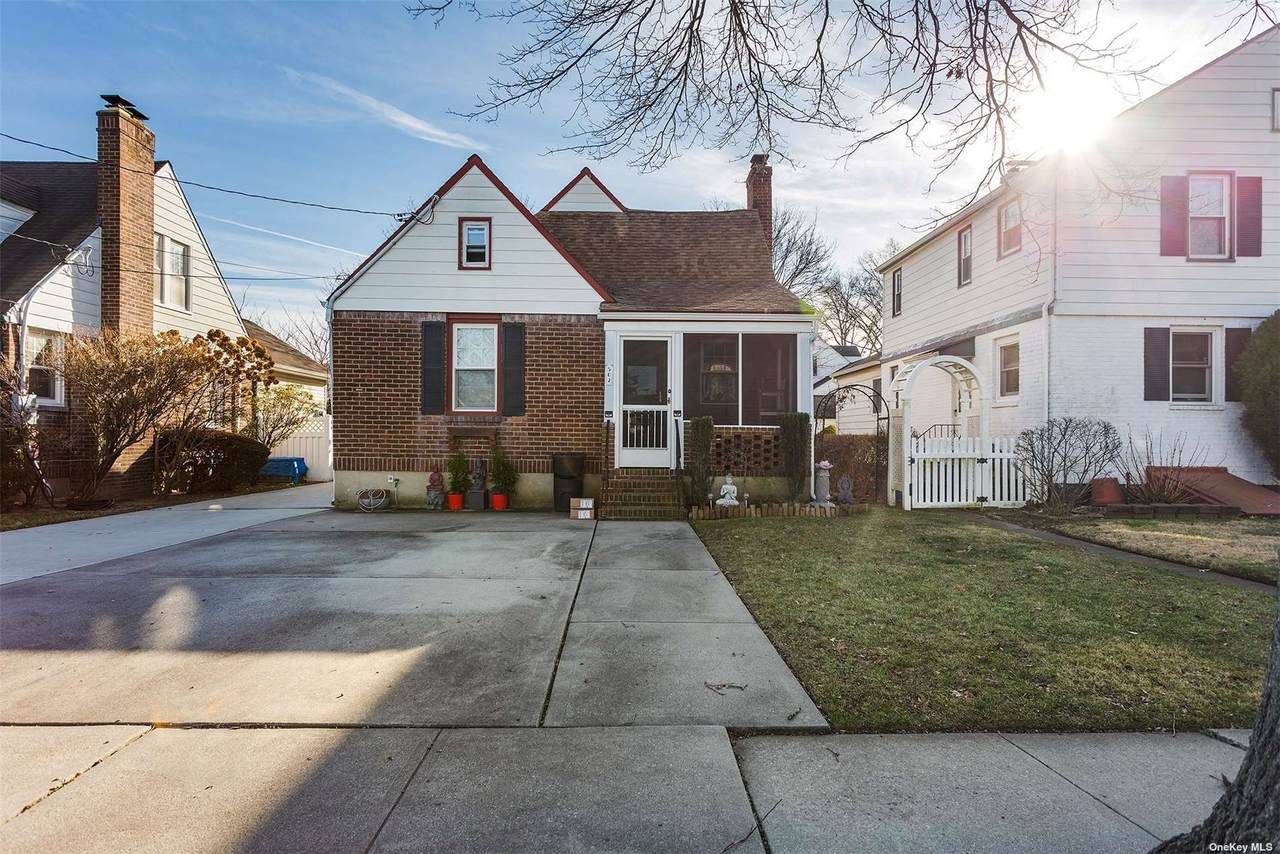 502 Bedell Street - Photo 1