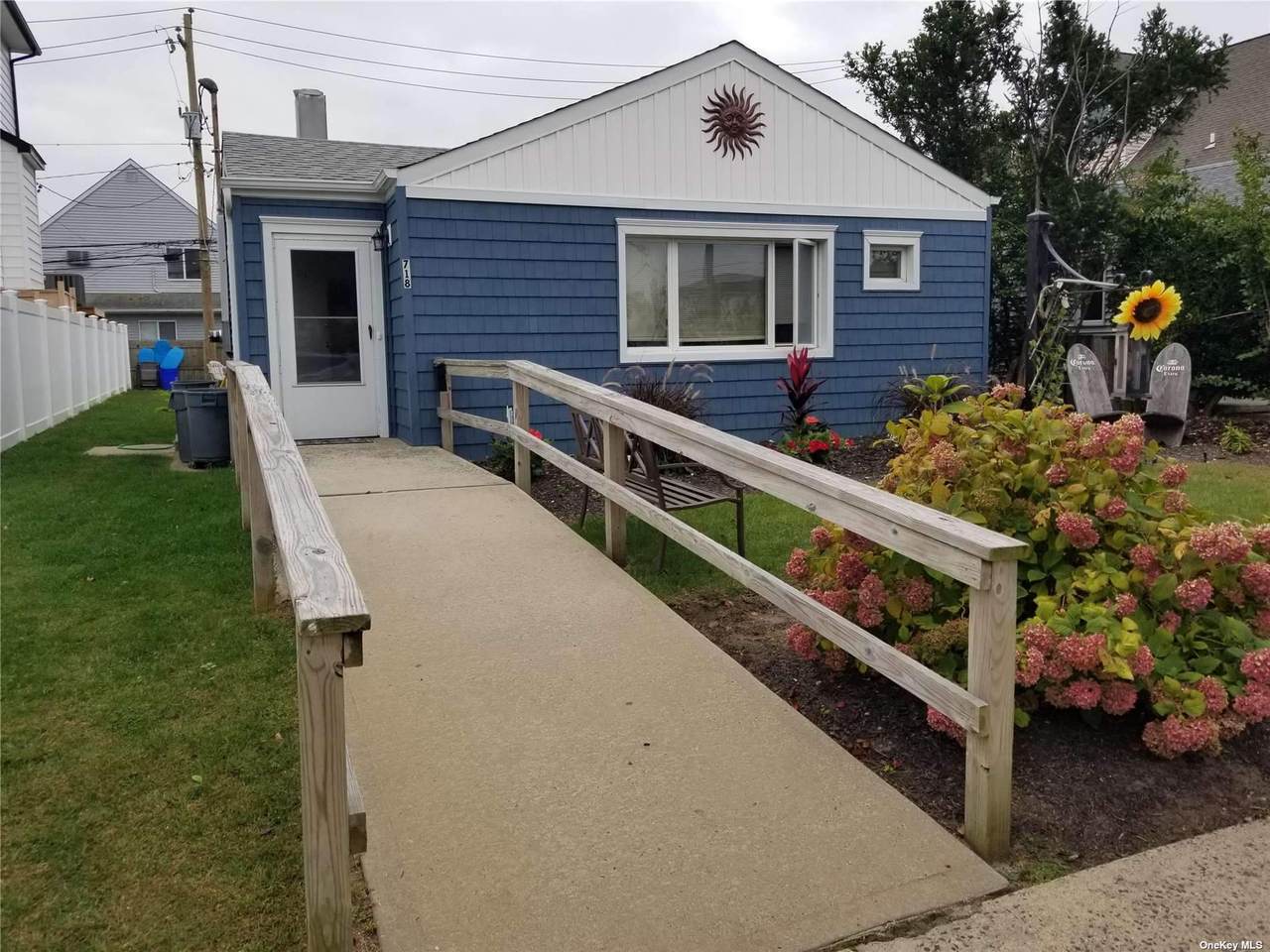 718 Park - Photo 1