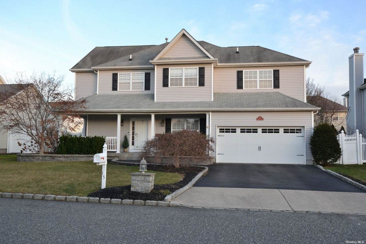 15 Hickory Hill Drive - Photo 1