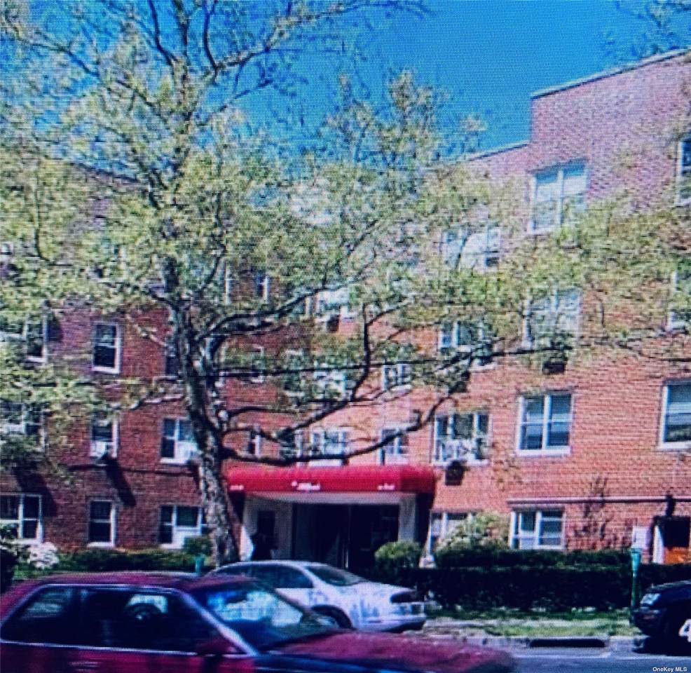 75 Sth Middle Neck Road - Photo 1