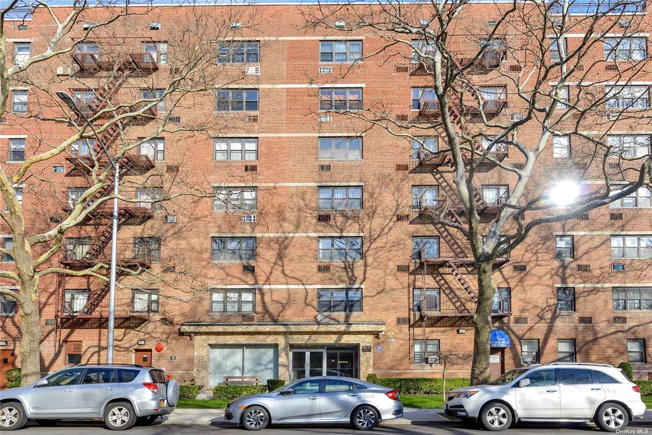 153-25 88 Street - Photo 1
