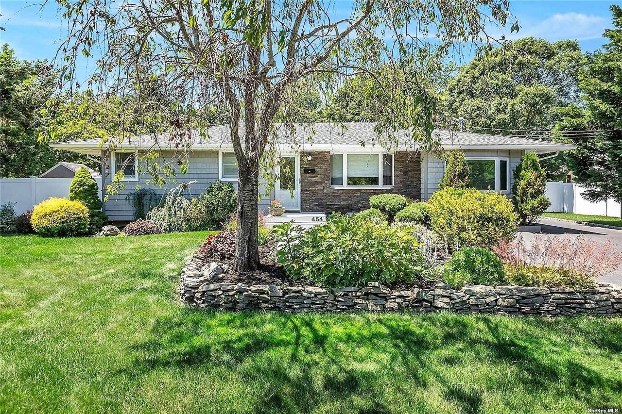 454 Locust Avenue - Photo 1