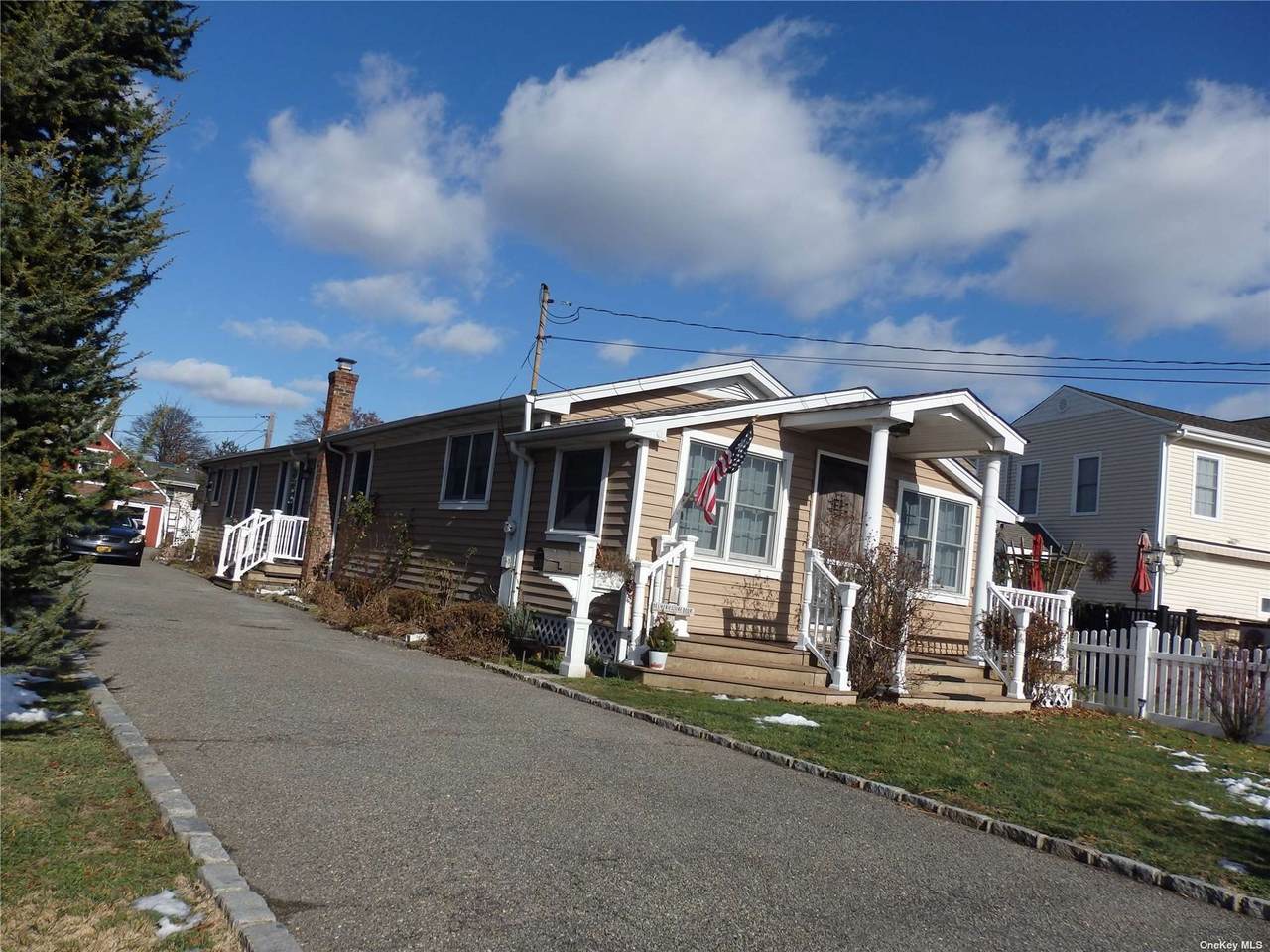 2769 Landing Avenue - Photo 1