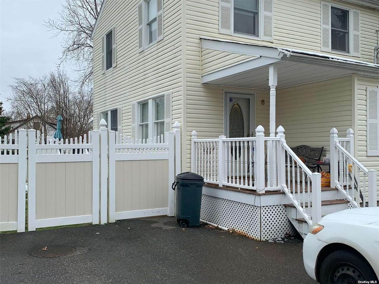 8 Robinson Avenue - Photo 1