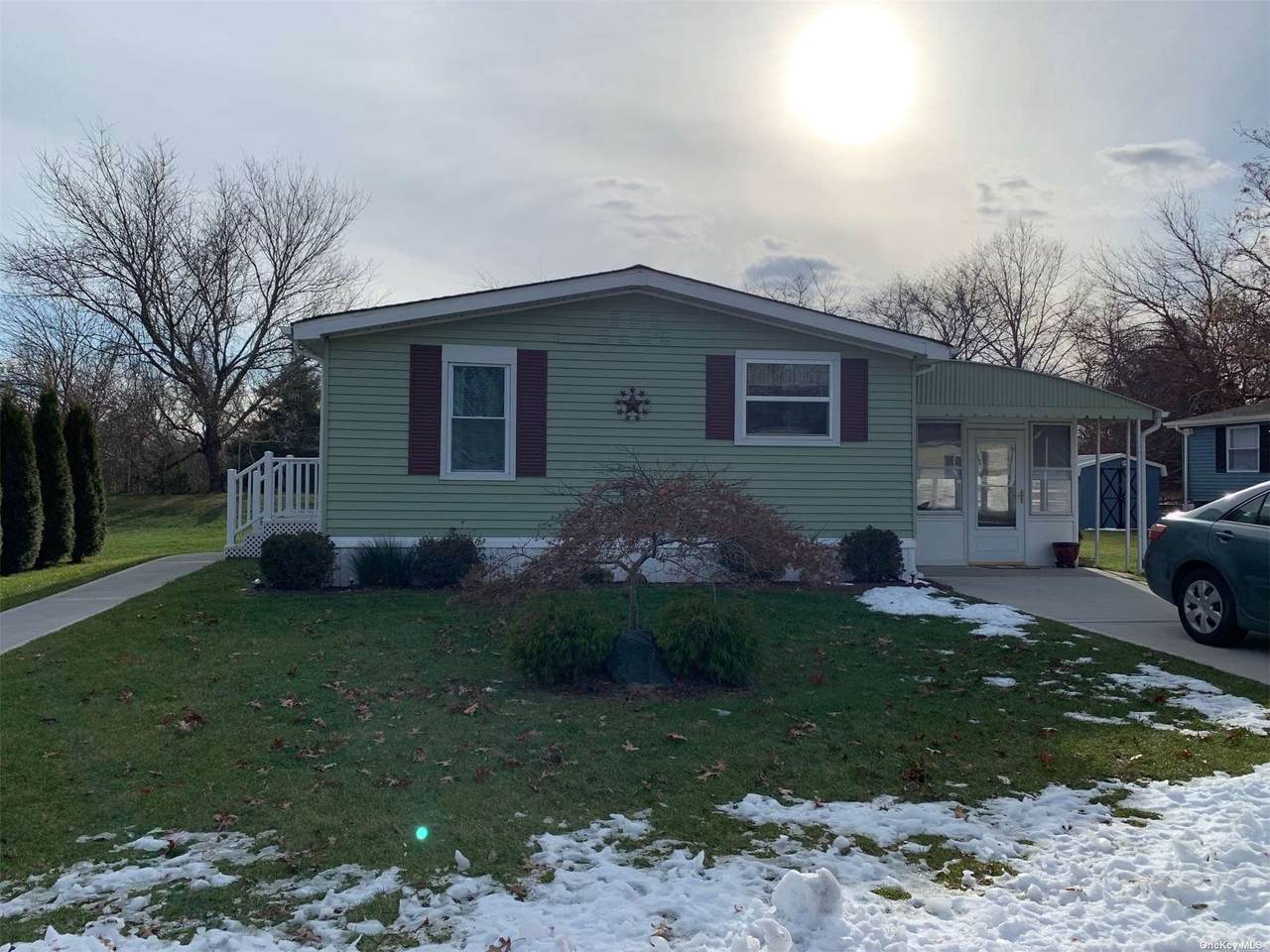 1661-370 Old Country Road - Photo 1