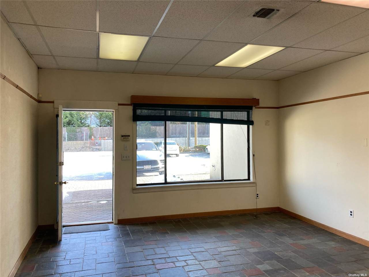 400 Glen Cove Avenue - Photo 1