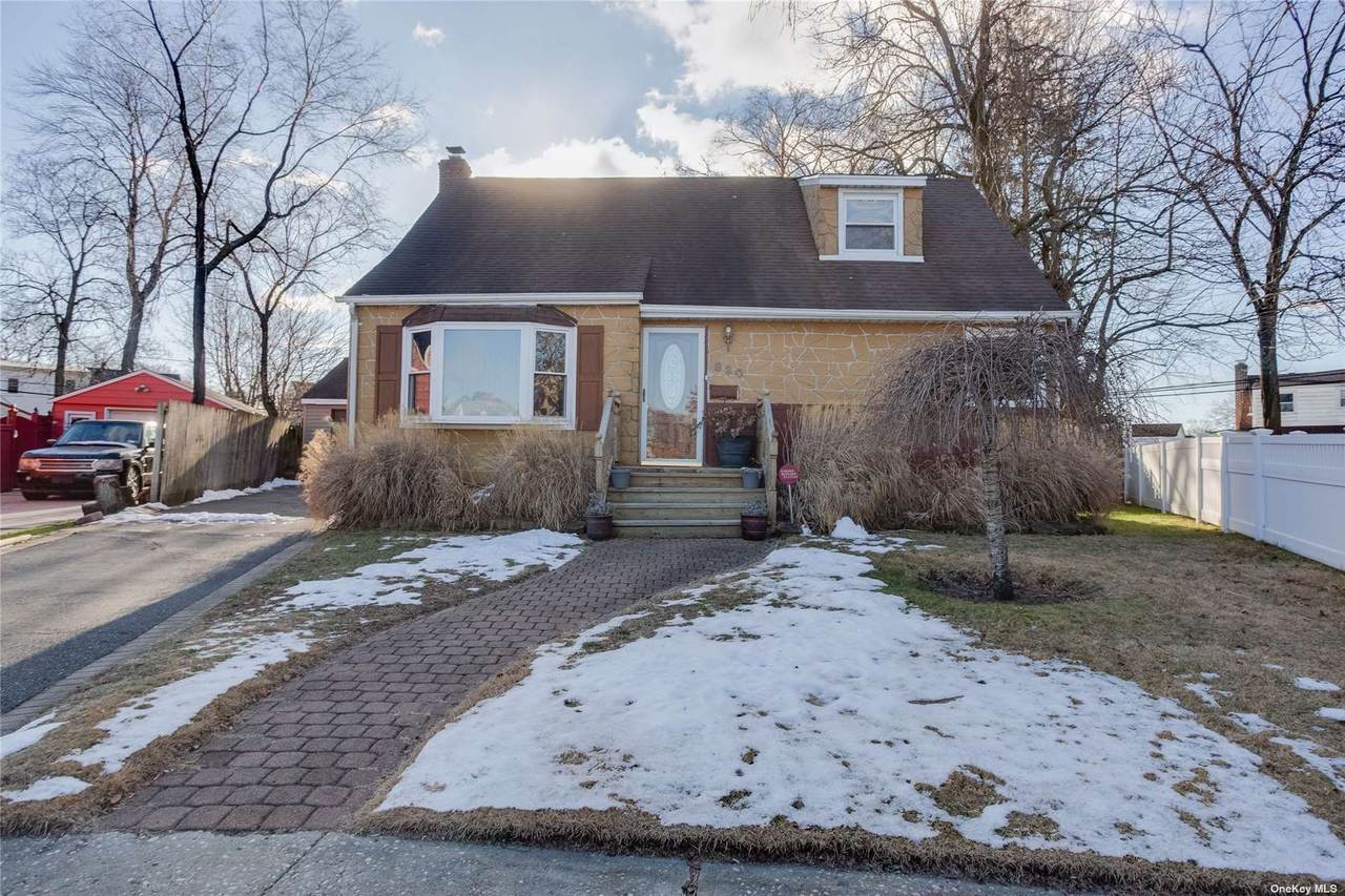830 David Court - Photo 1
