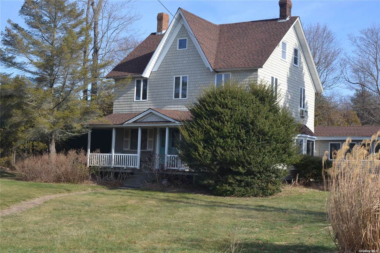 21 Watchogue Avenue - Photo 1