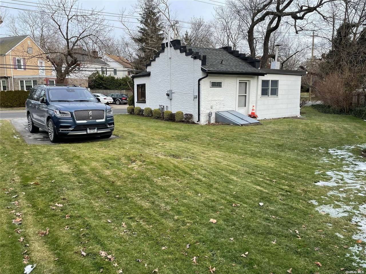 660 Tulip Ave - Photo 1