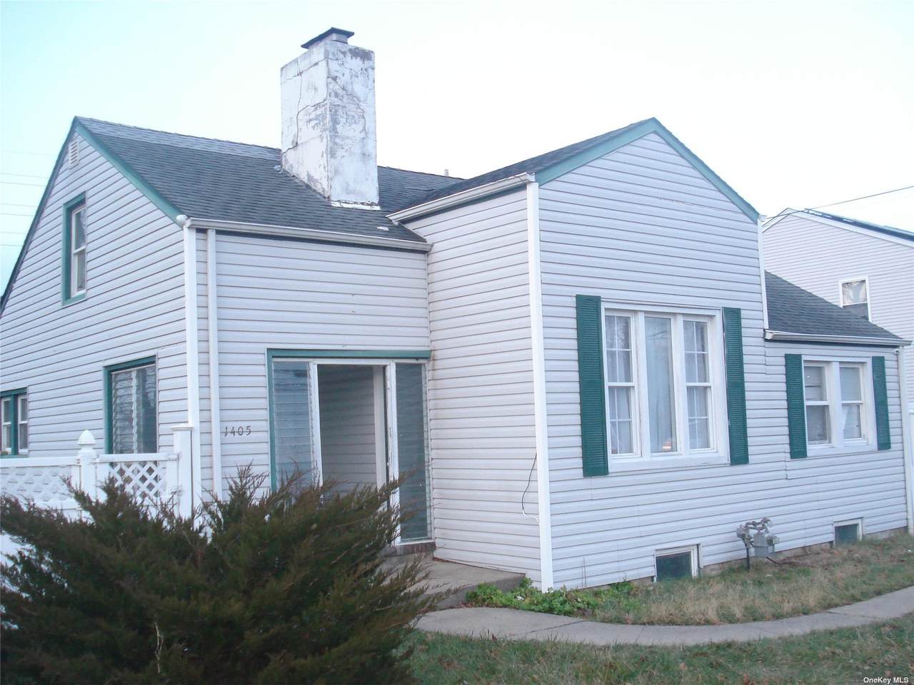 1405 Union Boulevard - Photo 1