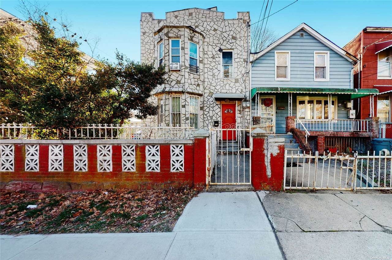 696 Elton Street - Photo 1