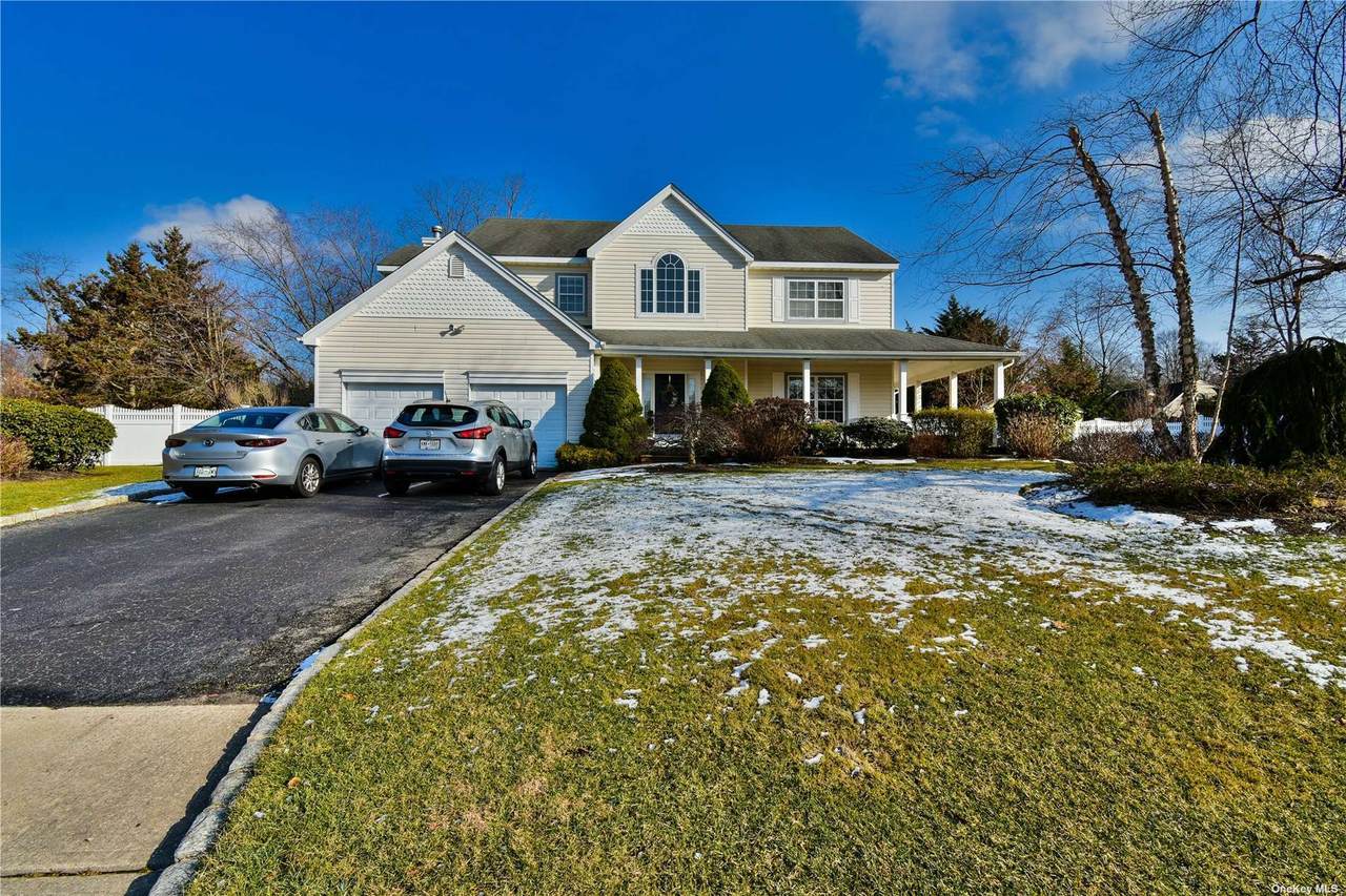 11 Mark Twain Lane - Photo 1