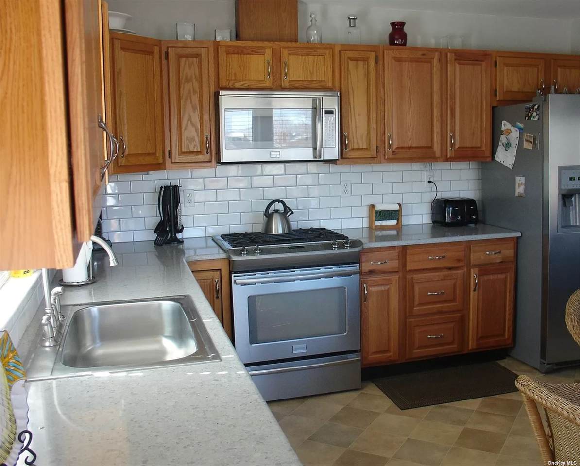 88 Duryea Avenue - Photo 1