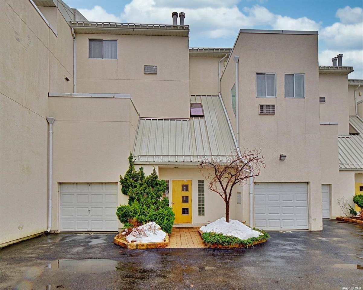 2724 Schurz Avenue - Photo 1