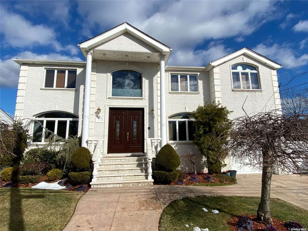 239 Lyndale Ave - Photo 1