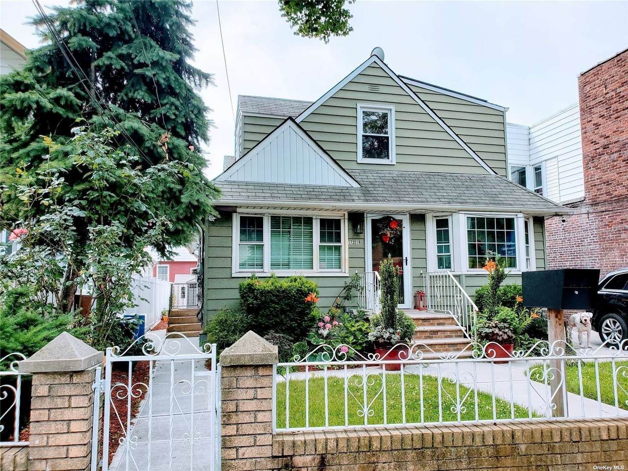 172-16 Linden Boulevard - Photo 1