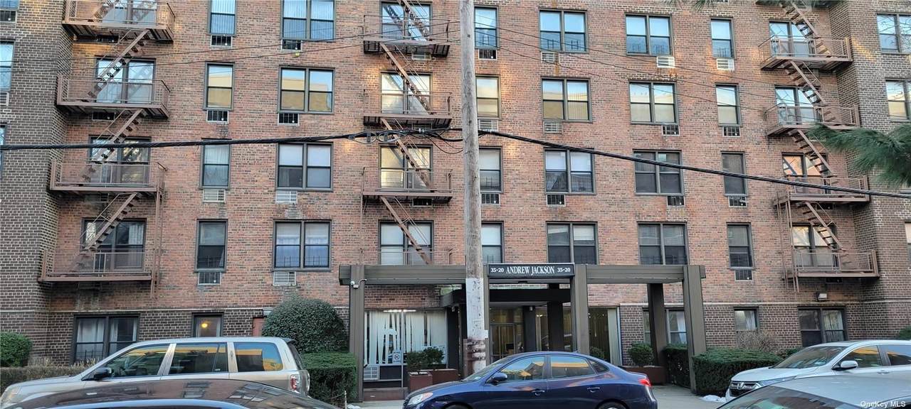 35-20 Leverich Street - Photo 1