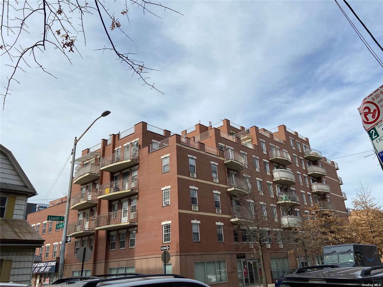 35-06 Leavitt Street - Photo 1