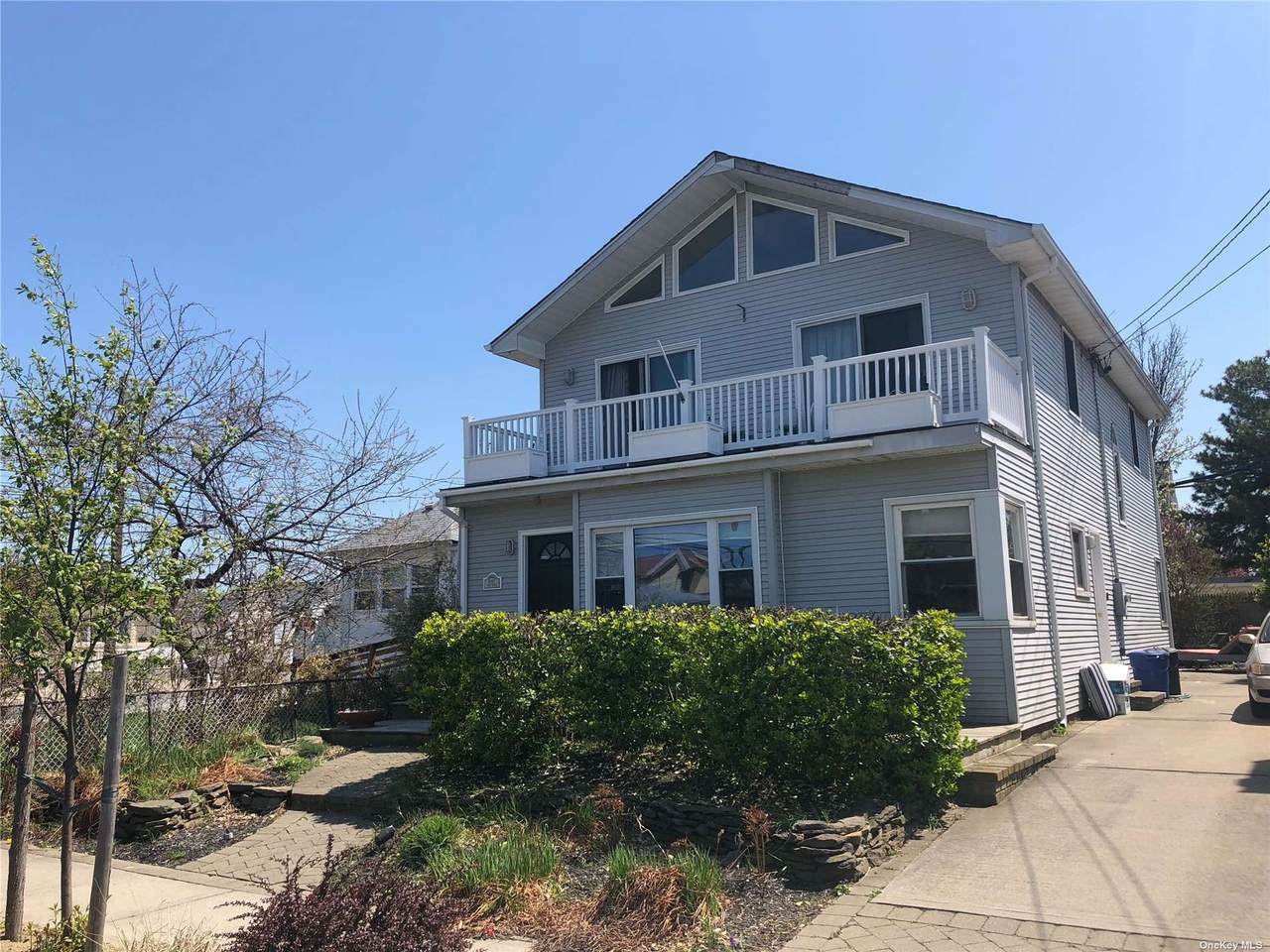 2087 Bay Boulevard - Photo 1