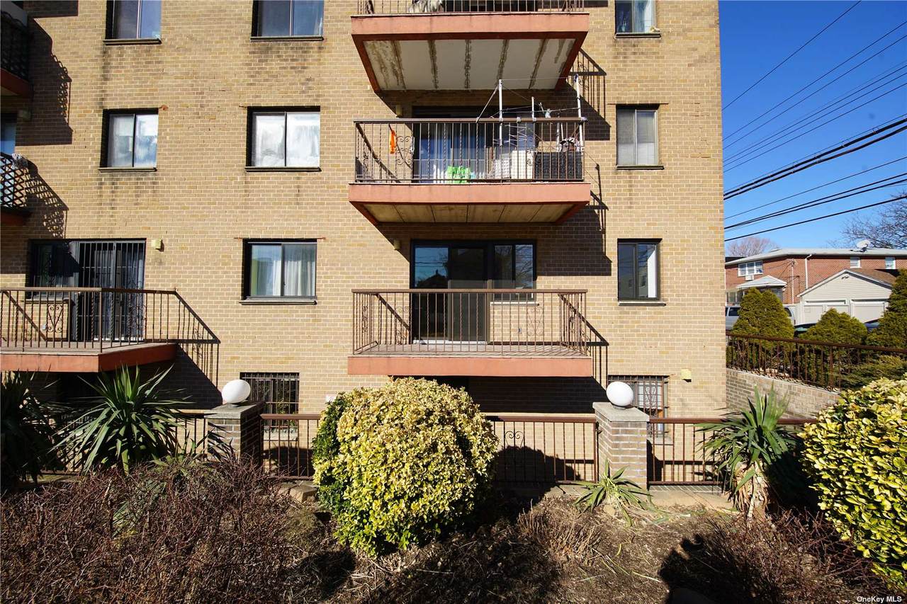 122-15 25 Road - Photo 1