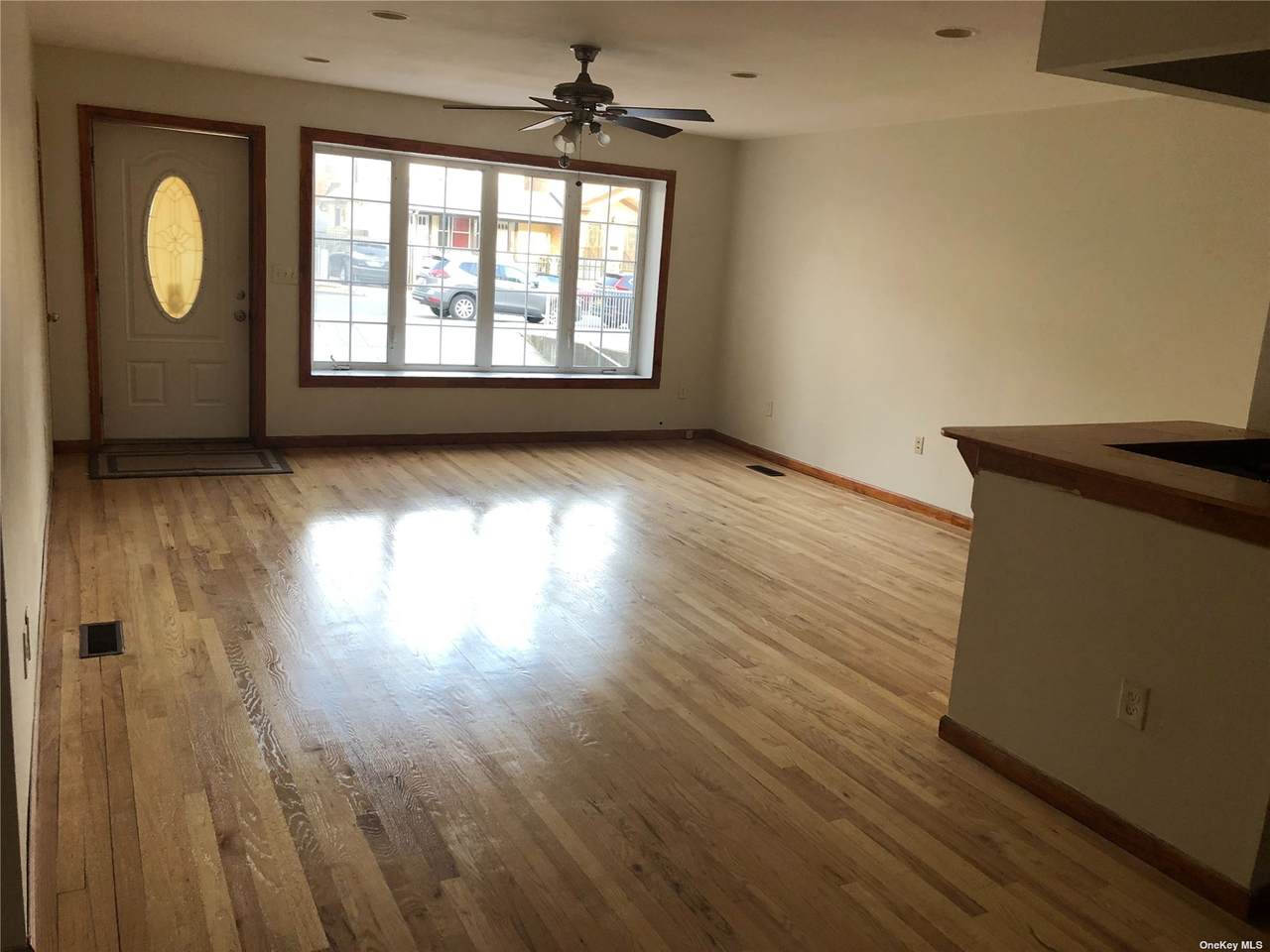 92-22 195 Pl Place - Photo 1