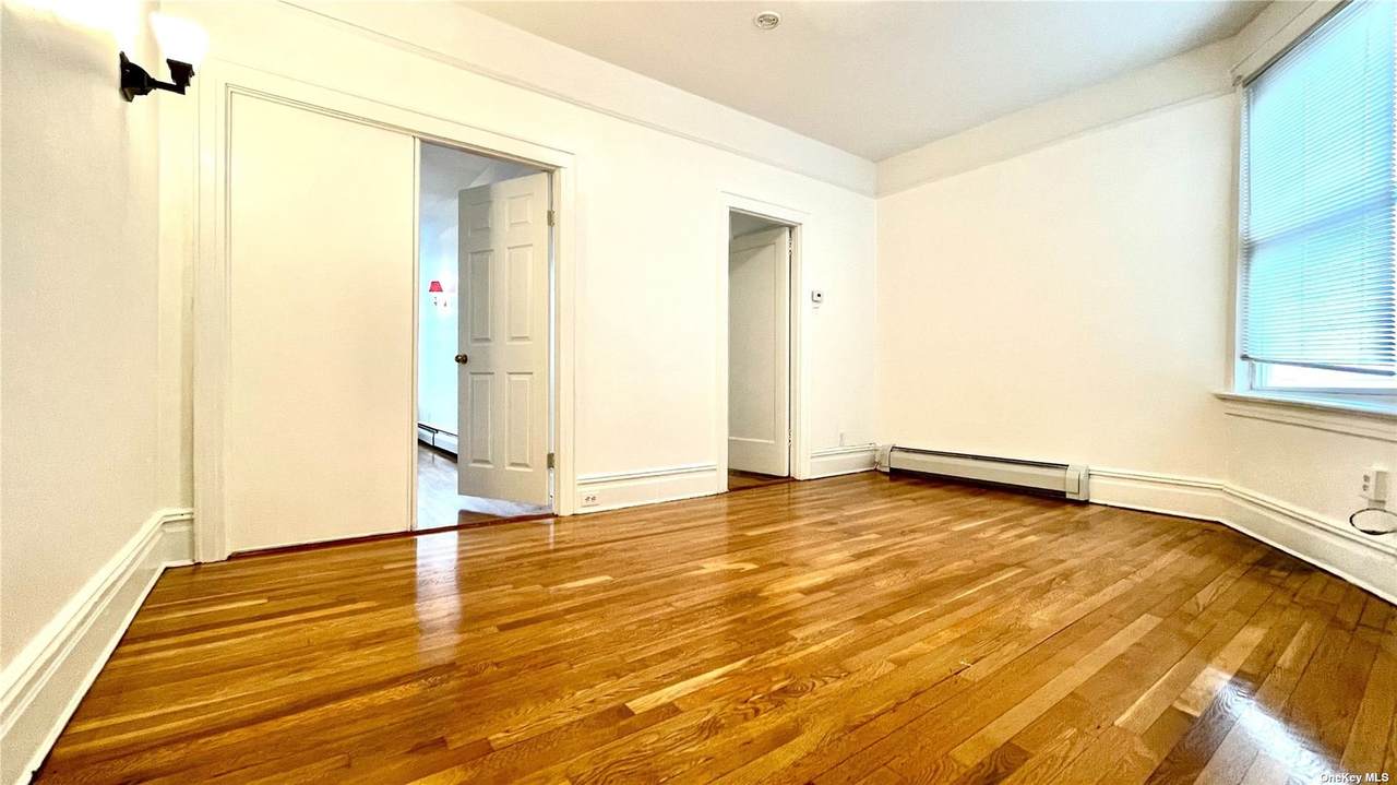 494 Plandome Road - Photo 1