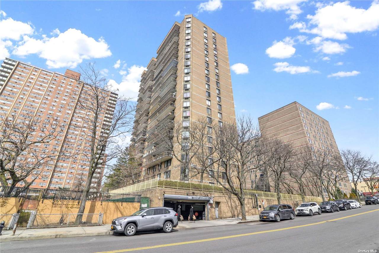 138-35 Elder Avenue - Photo 1