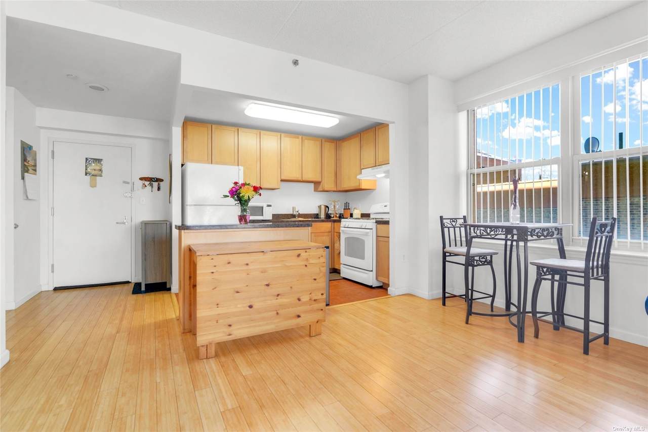 837 Washington Avenue - Photo 1