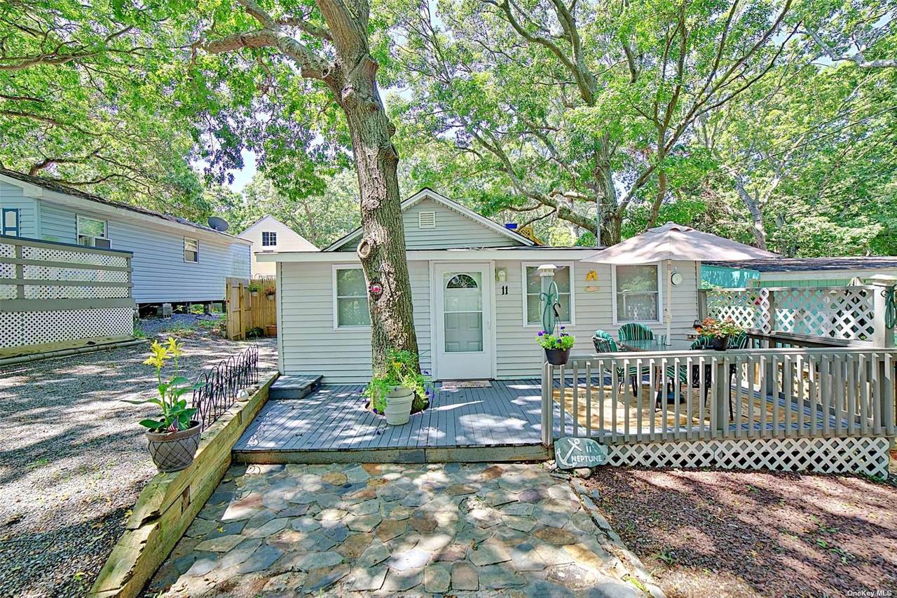 11 Neptune Place - Photo 1