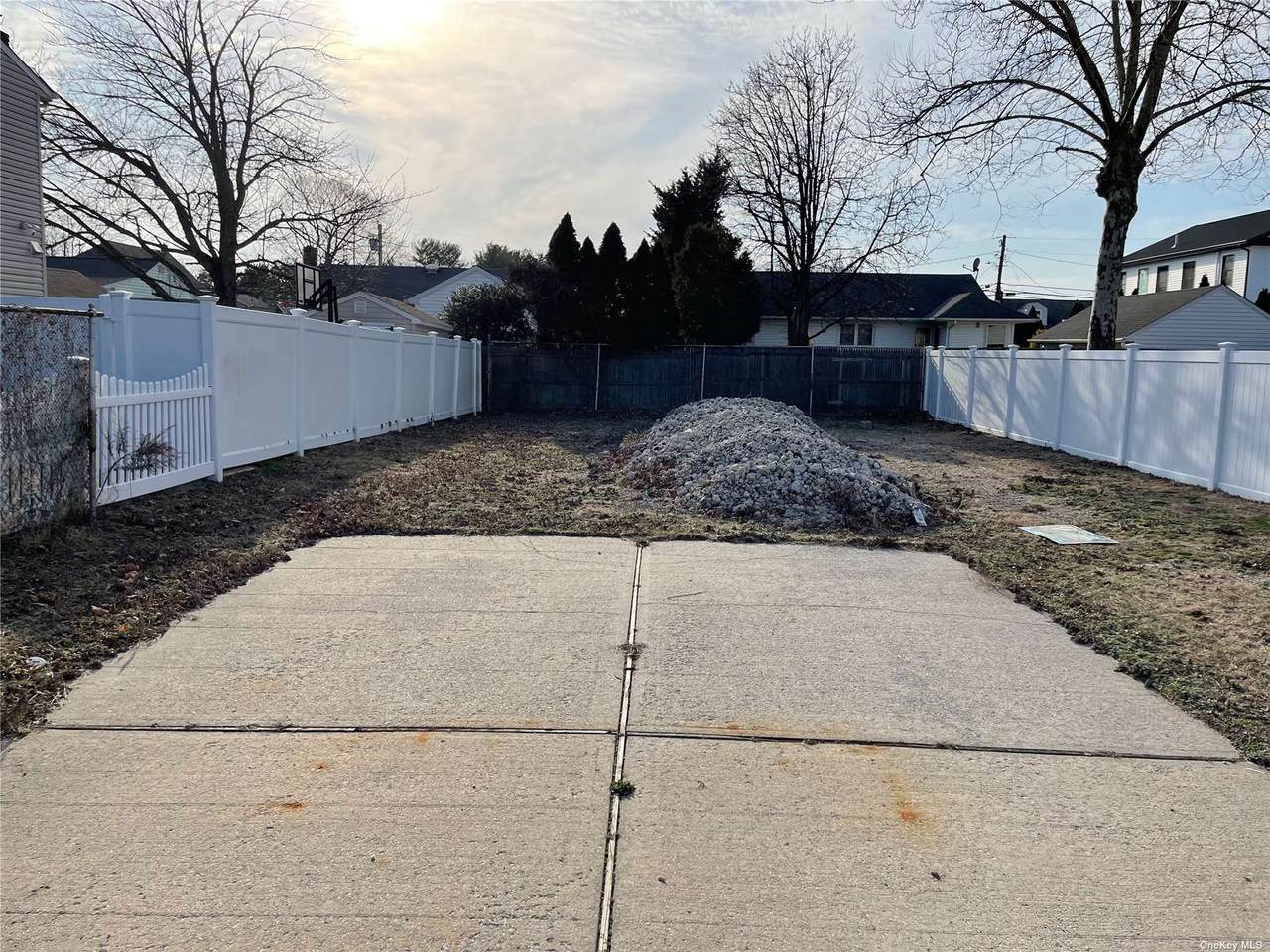 623 Stewart Avenue - Photo 1