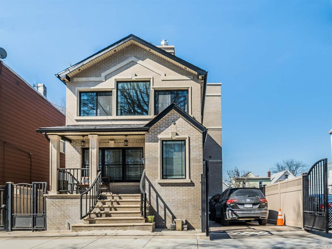 18-34 120 Street - Photo 1